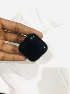 airpods pro 4 (used)