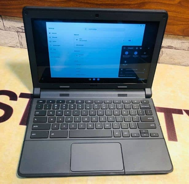 DELL 3120 LAPTOP 4 GB RAM TOUCH SCREEN WINDOW 10 ALL OKAY 0