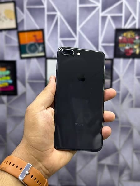 iphone 8plus 64gb Pta approved 2