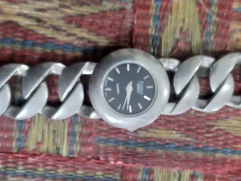 Original strap bracelet watch Price Rs 200 to Rs 700 8