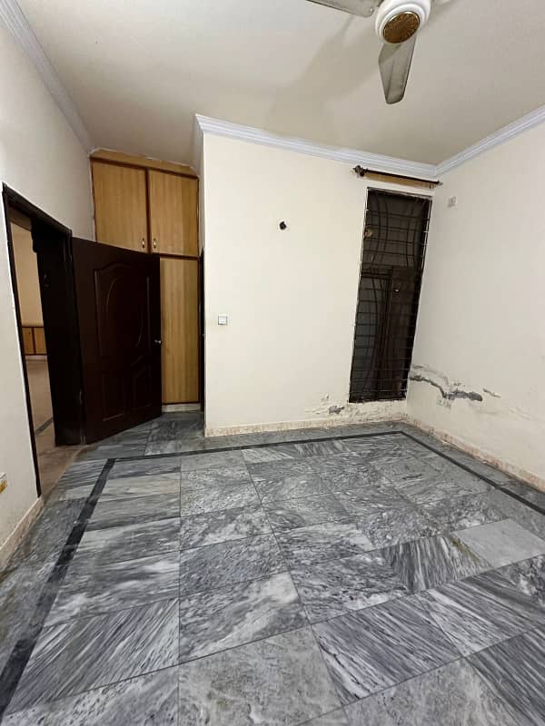 Ground portion for rent Zeeshan street 2