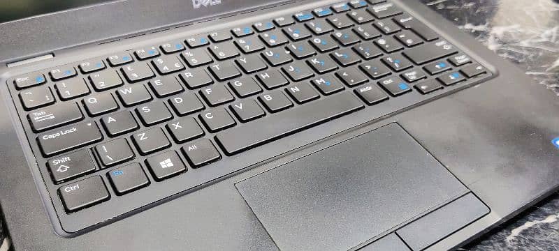 Dell Latitude i5 8th generation 4