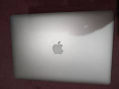 MacBook pro Mid 2015 core i7  15 inch (16gb Ram,512gb)