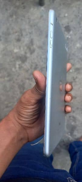 ipad mini2 32gb came from dubai exchange possible with iphone 7