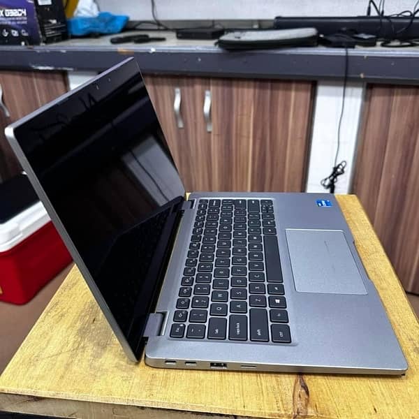 DELL LATITUDE 5320 2 in 1 Prestine Condition 2