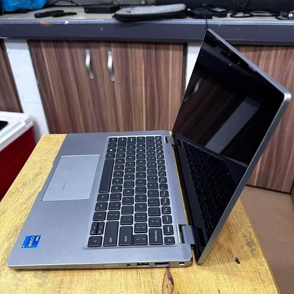 DELL LATITUDE 5320 2 in 1 Prestine Condition 4