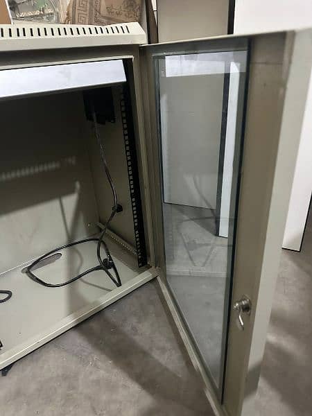 15u network rack for switches very slightly used. 3