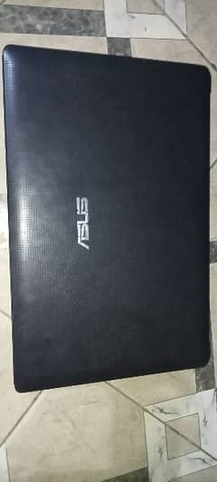 Laptop for sale this price 35000 RAM 4 600GB. without battery All Okay