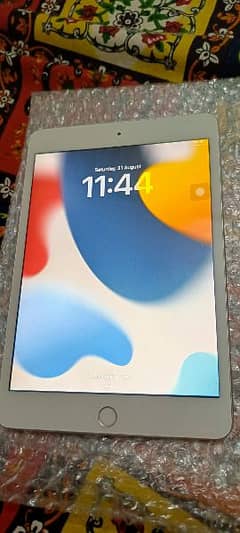 ipad mini 5 64gb working excellent