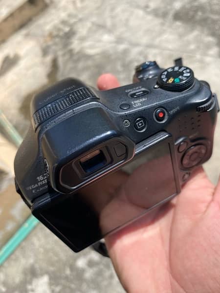 DSLR Sony Camera Argent For Sale Need Cash 4