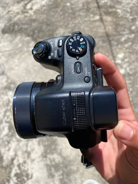 DSLR Sony Camera Argent For Sale Need Cash 5