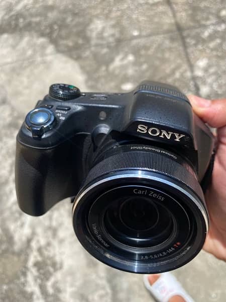 DSLR Sony Camera Argent For Sale Need Cash 7