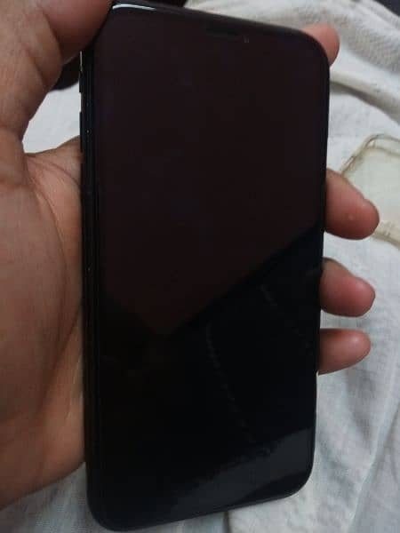 Iphone XR 10/10 condition Whtsapp: 03170223125 4