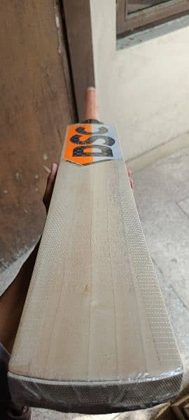 pure English willow hard ball cricket bat at factory rate 7