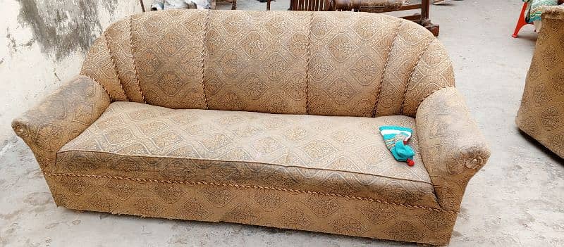 Sofa set in good condition for sale 1.3 seater 2. single seater 2