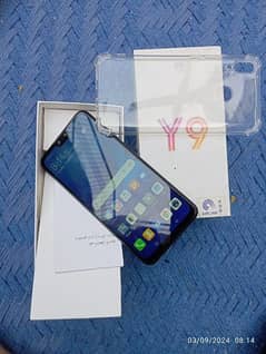 Huawei Y9 (4/64 GB)