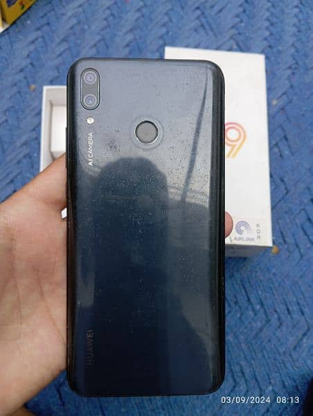 Huawei Y9 (4/64 GB) 4