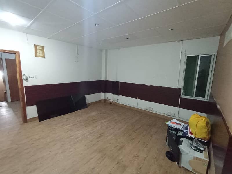 8 Marla Commercial Software house & Online work 2nd Floor Available For Rent Phase 3 DHA 8