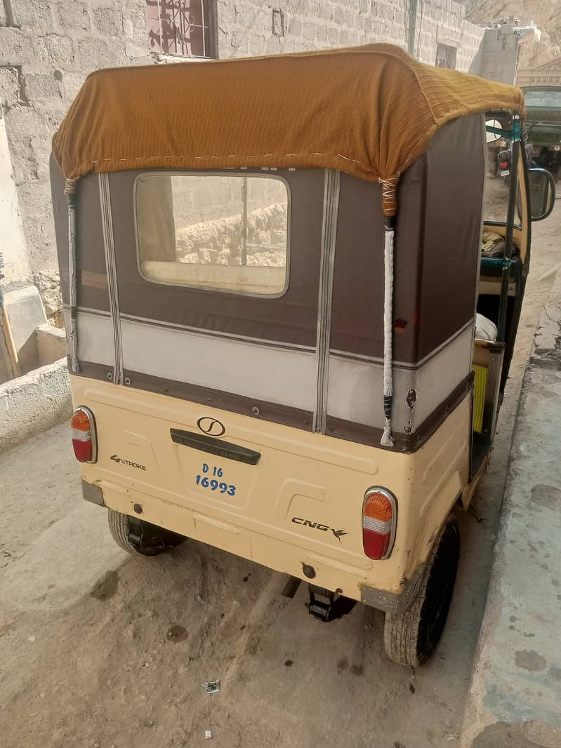 urgent selling my  sazgar rickshaw 2016 model 2