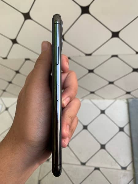 iPhone 11 Pro Max 64 gb 2