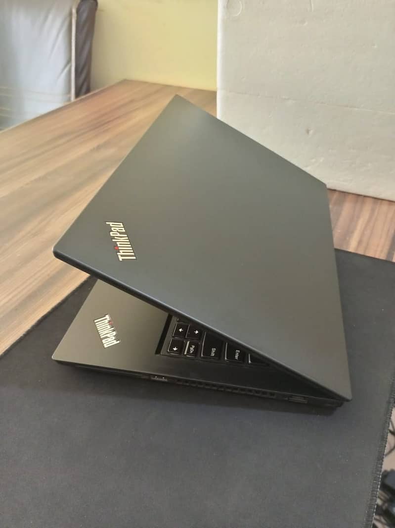 Lenovo ThinkPad T490 Intel Core i5-8th Gen 8 GB Ram 256 SSD, 14