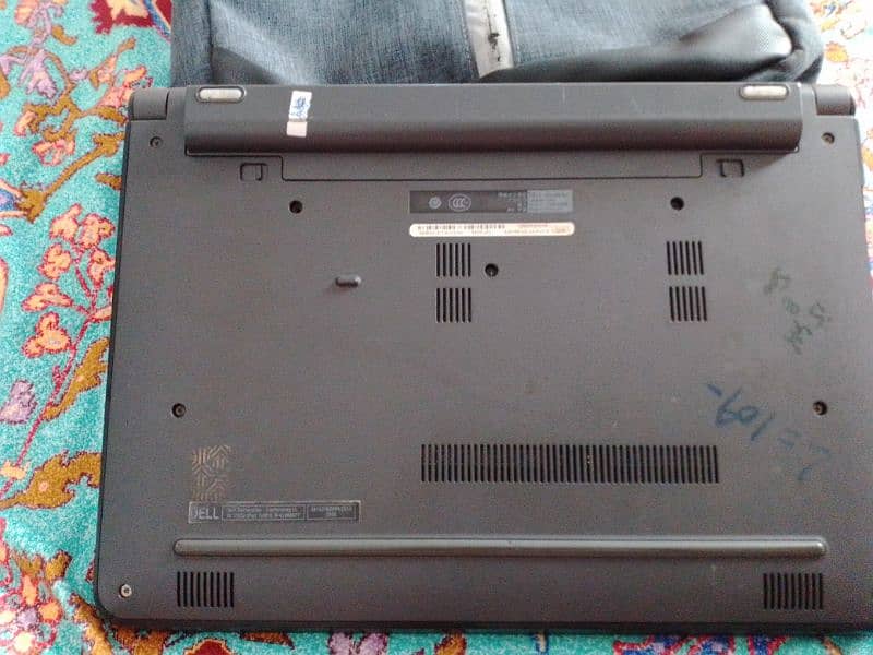 Dell Latitude 3340 4