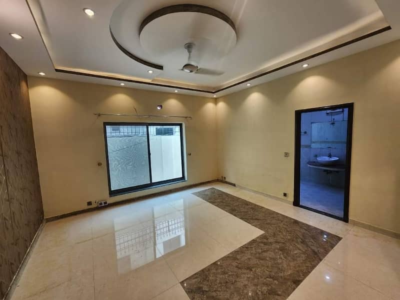 1 KANAL HOUSE AVAILABLE FOR RENT 8