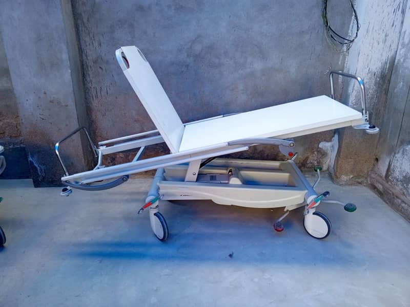 Stretcher / Folding Stretchers /Ambulance Strecher / Stratcher / 4