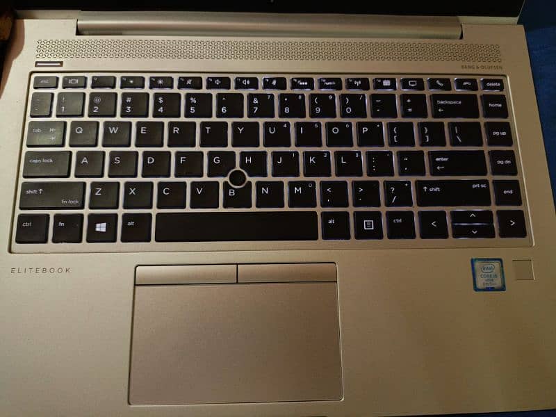 hp elitebook 840 g6 new logo i5 8 gen 8gb ram 256 ssd 10/10 condition 5