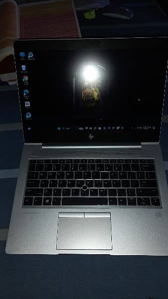 HP Elitebook G5 830 i7 8th (Gen) 2