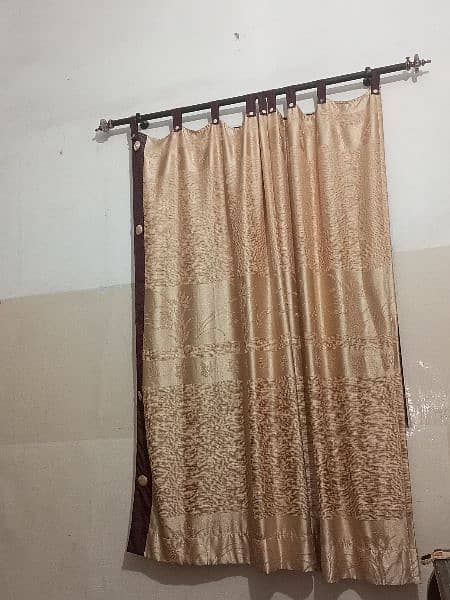 four golden curtains 1