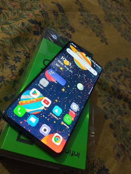 Infinix Note 40 With Wireless Charger 4