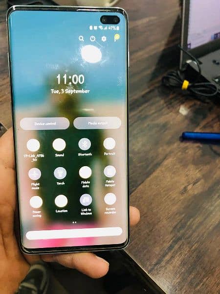 Samsung S10+   128 Gb 5