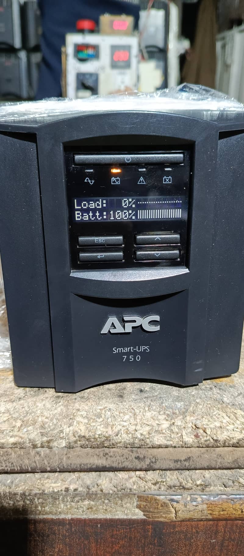 apc ups cs 650va for computer,cctv, games and other devisec backup 6