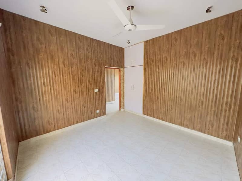 Wooden Floor / SPC Flooring / Vinyl Floor / Wallpaper / Grass / Blind 8