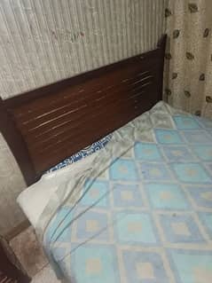 king bed with 2 side tebul