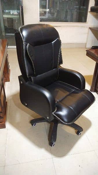 VIP Office Boss chair available h with warranty and cash on delivery. 2