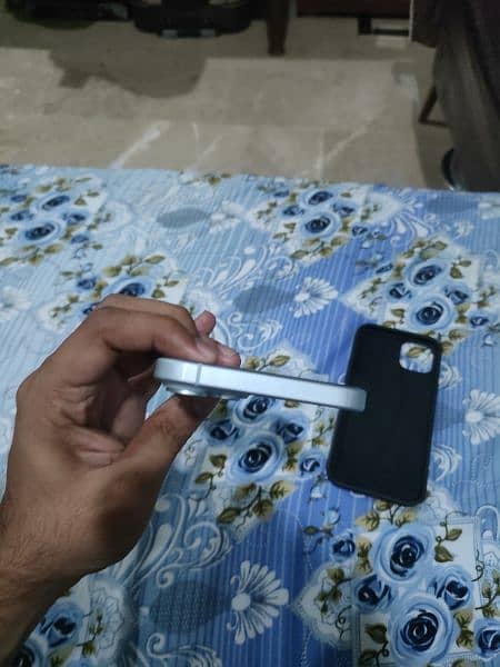 iPhone 15 Plus - Blue Color 5