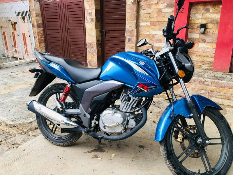 SUZUKI GSX-125 (2023) MODEL 3