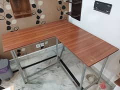 L shaped workstation