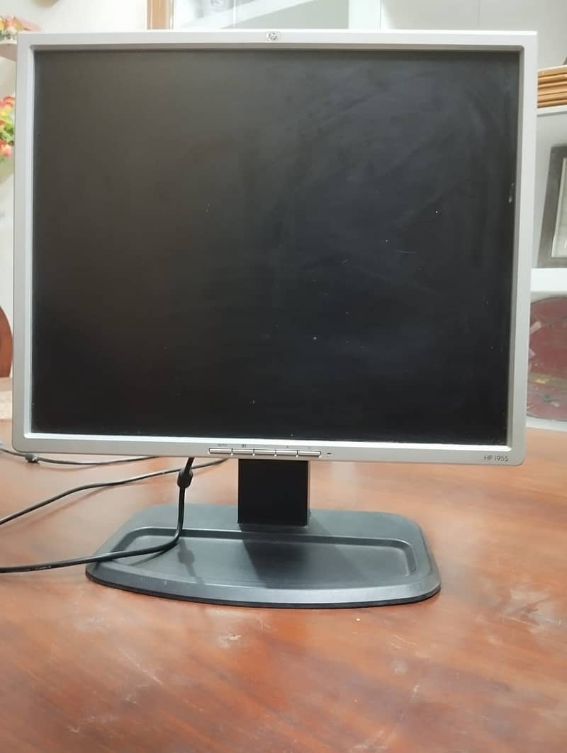 HP computer LED 19" 1