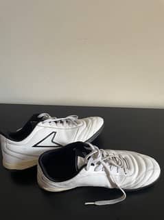 FOOTBALL SHOES