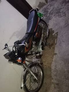 Honda 125 black color, 2021 model, registration 2022, 1st owner,