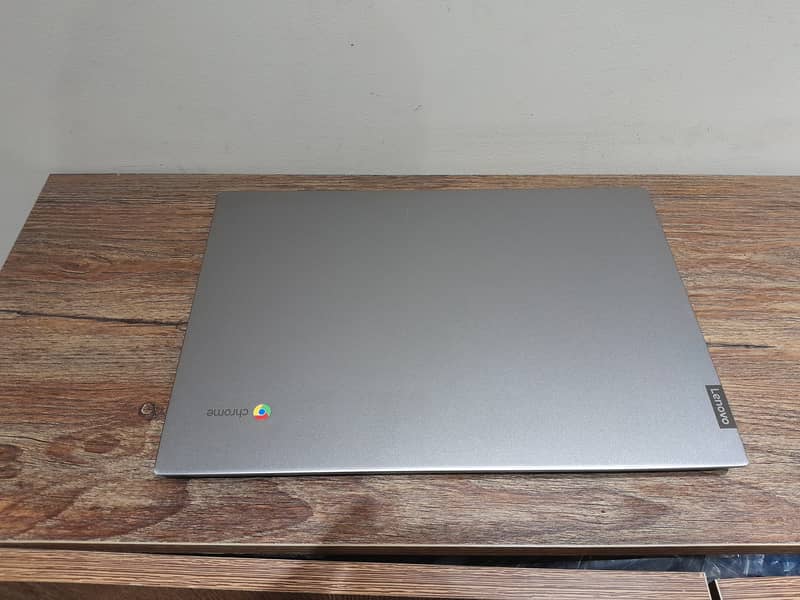 Lenovo Chromebook 14E - Ram 4 GB - SSD 32 GB - LED 14.0" 0