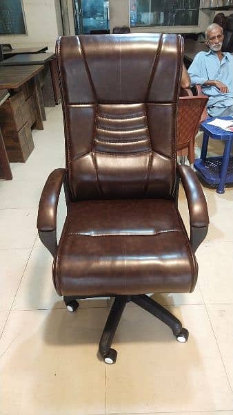 VIP Office Boss chair available h with warranty and cash on delivery. 4