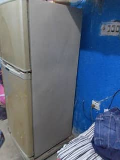 Dawlace Medium Size Fridge for sale