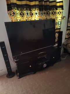 TCL led for sale urgent sale with table and woffer