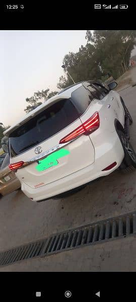 Toyota Fortuner V 2020 1