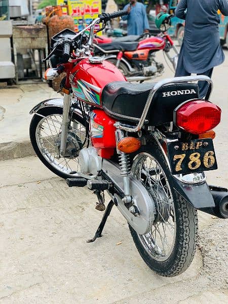 honda 125 golden number 22/23 8