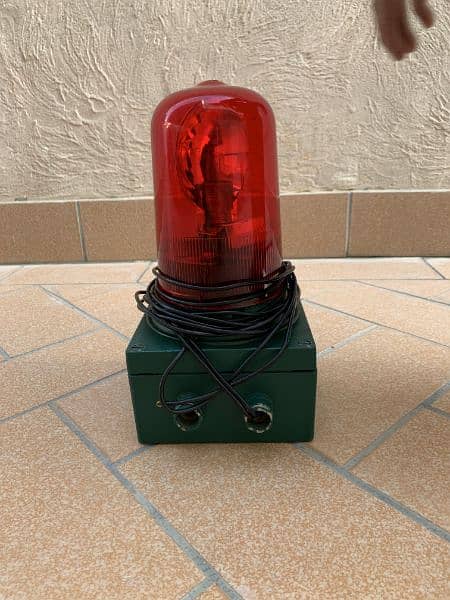 Red Rotating Light Indicator With Motor 4